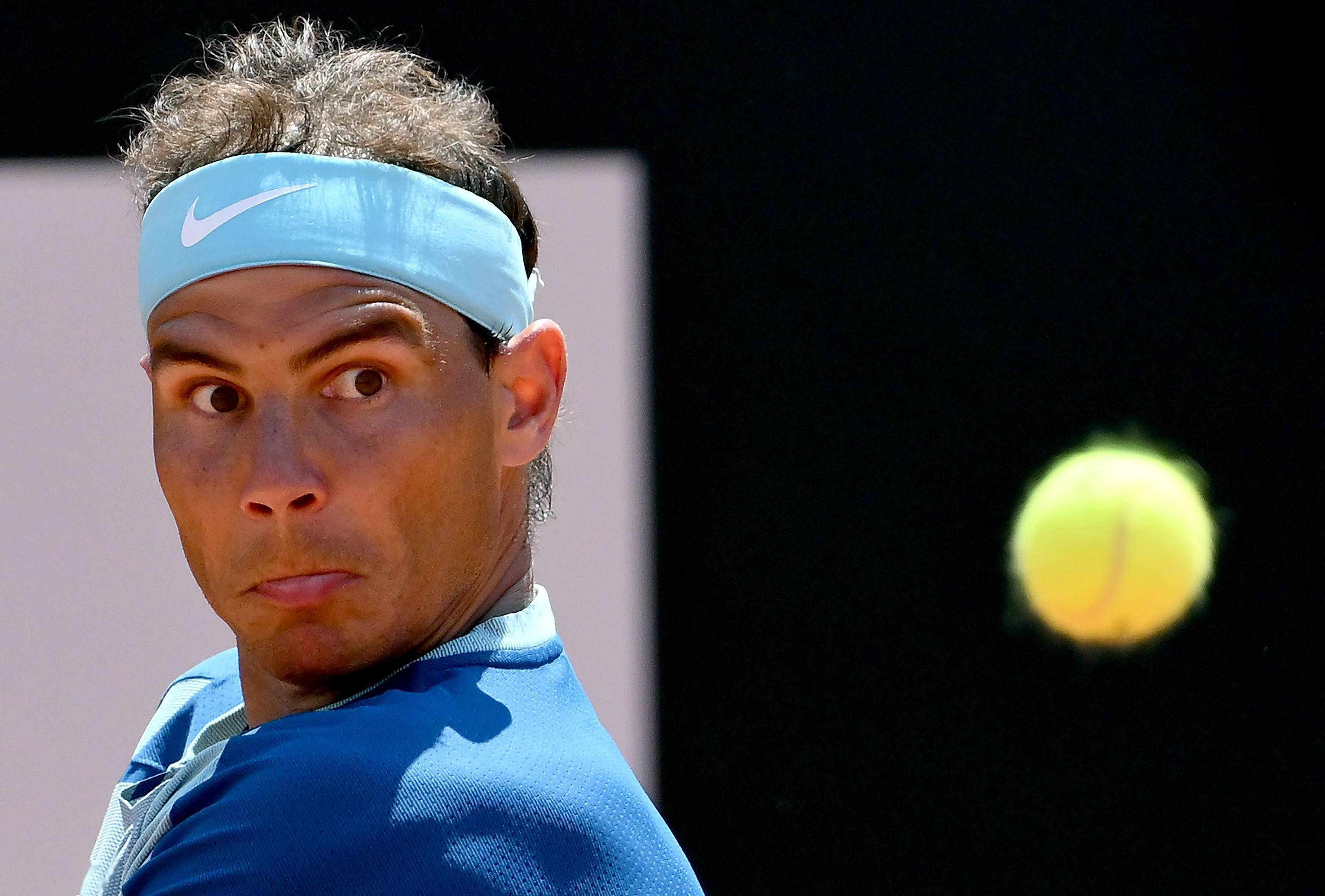 意大利网球队爆冷英国网球队，纳达尔绝境逆转的简单介绍