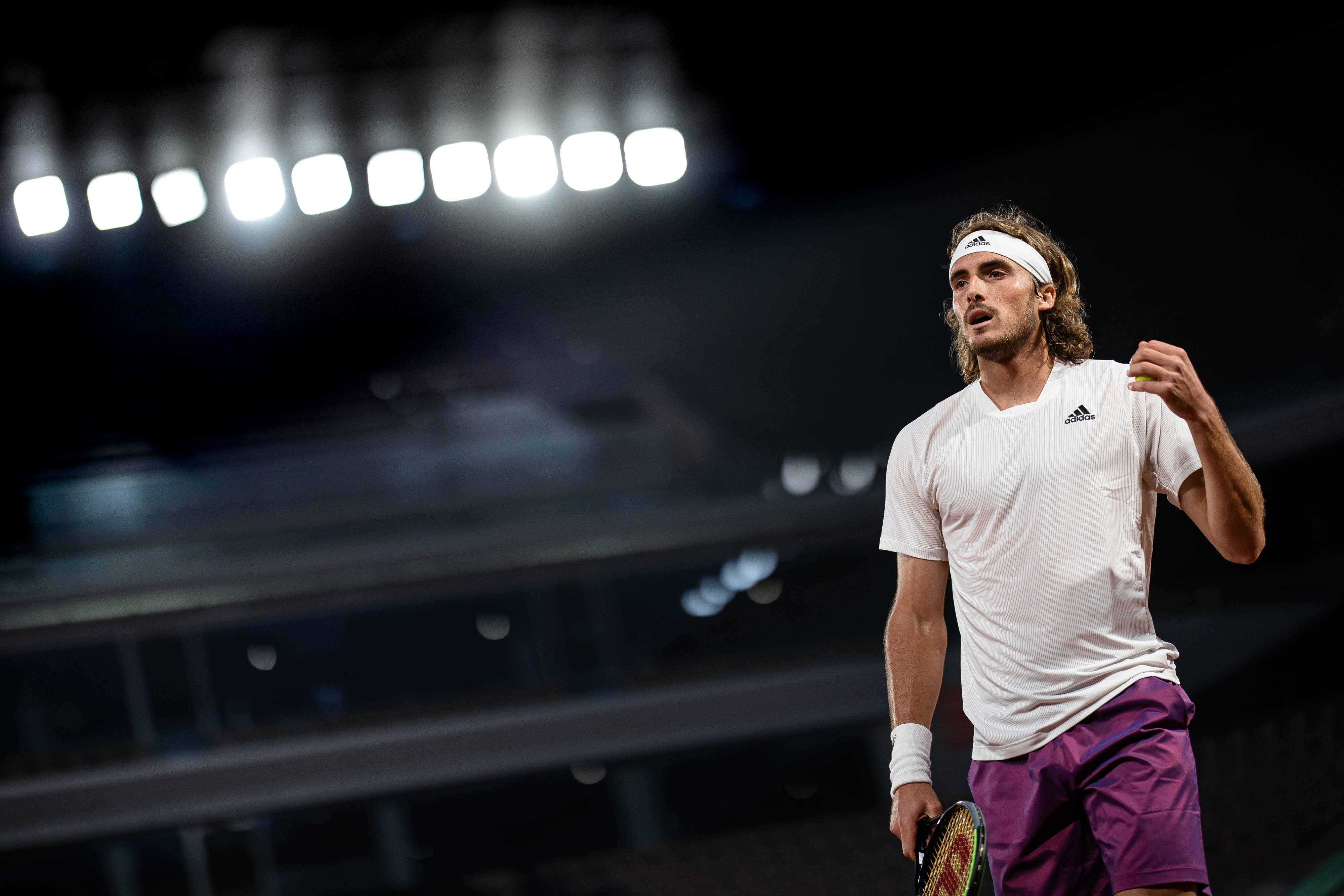 关于西班牙网球队力克欧洲网球队，西西帕斯惊艳世界的信息