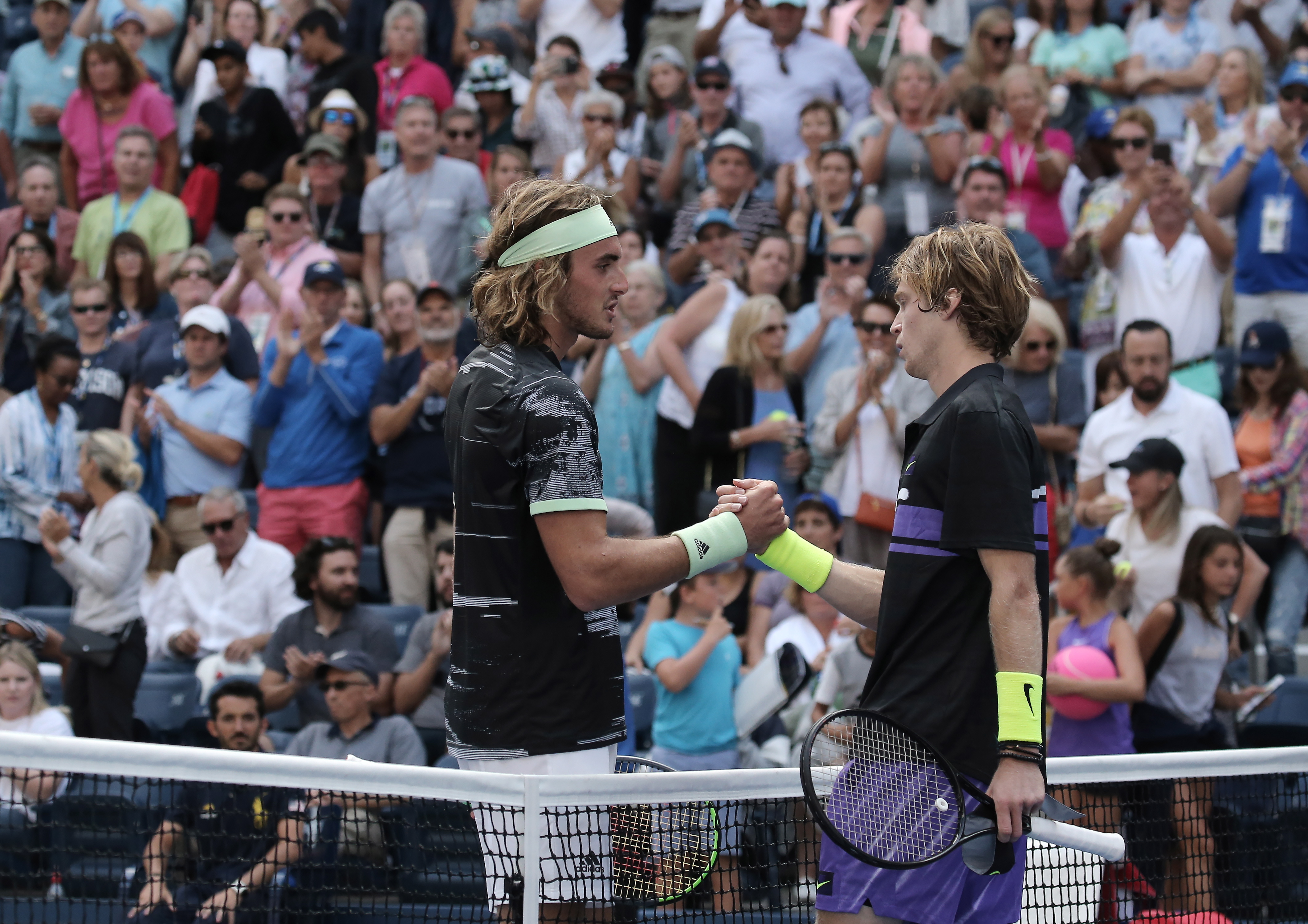 关于西班牙网球队力克欧洲网球队，西西帕斯惊艳世界的信息