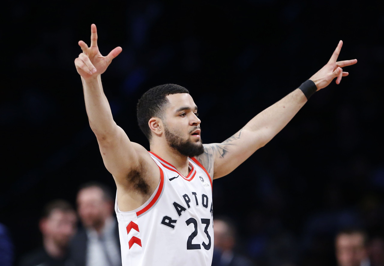 猛龙主场击败热火，范弗利特缺席的简单介绍