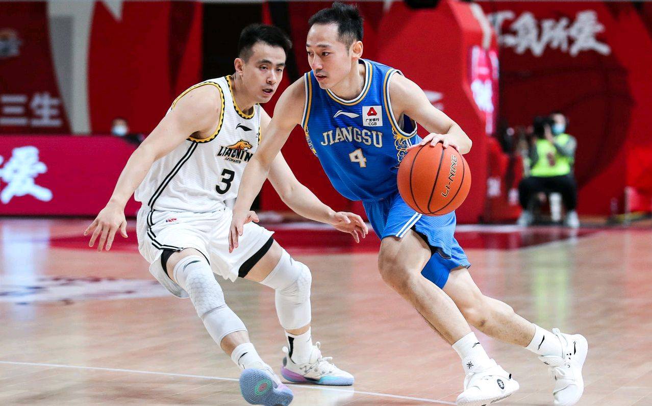 汉堡球迷抗议管理层,陷入困境的简单介绍 汉堡球迷抗议管理层,陷入困境的简单介绍