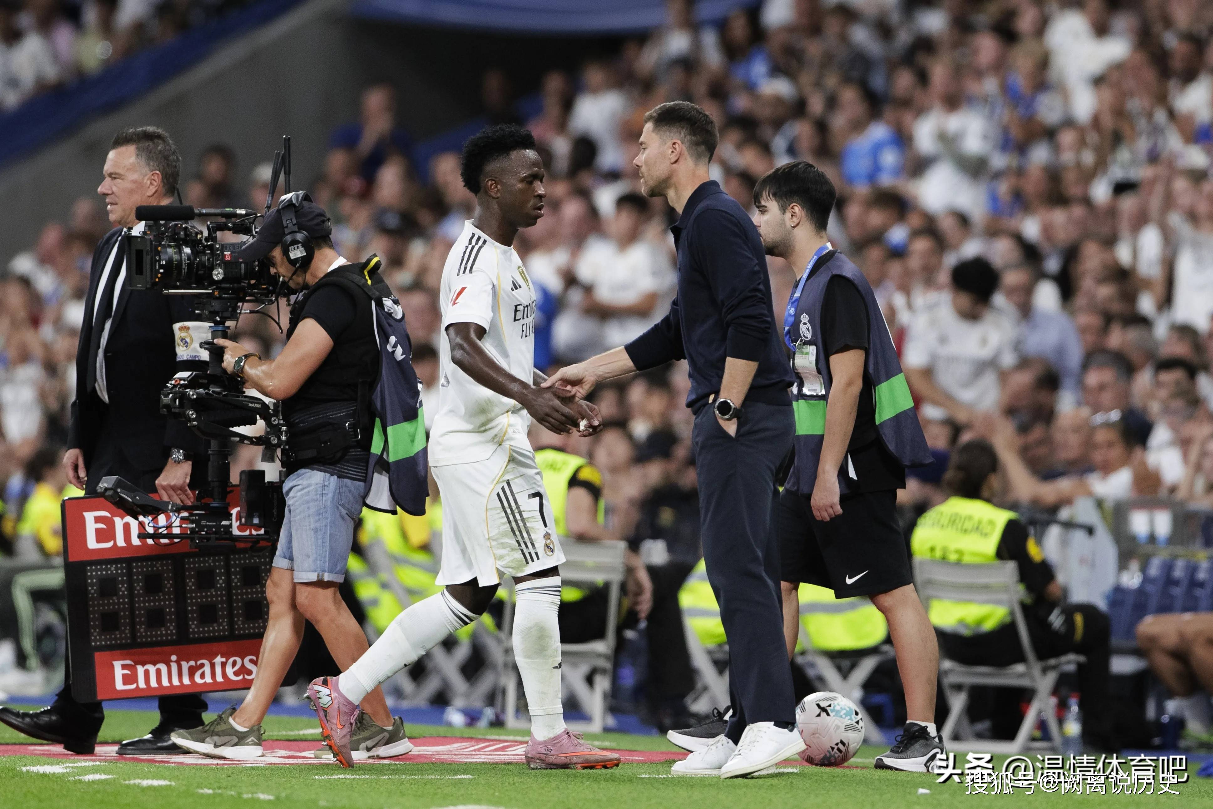 皇家马德里客场逆转战胜对手,保持西甲领先优势的简单介绍 皇家马德里客场逆转战胜对手,保持西甲领先优势的简单介绍