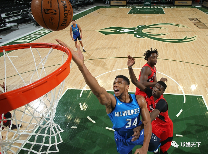 雄鹿惨败对手,状元郎表现抢眼 雄鹿惨败对手,状元郎表现抢眼