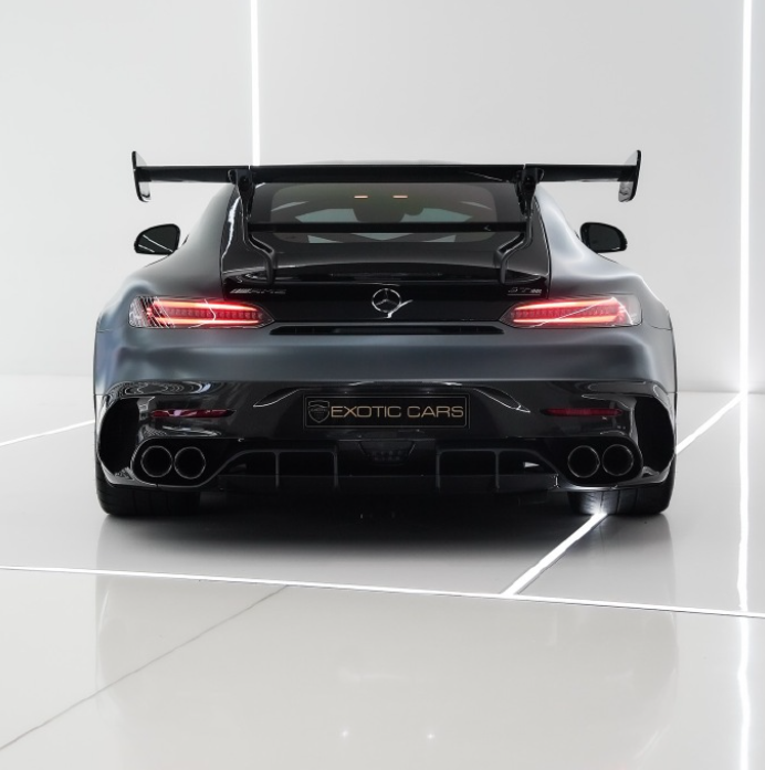 法拉利绝杀梅赛德斯,拉塞尔惊艳四座的简单介绍 法拉利绝杀梅赛德斯,拉塞尔惊艳四座的简单介绍