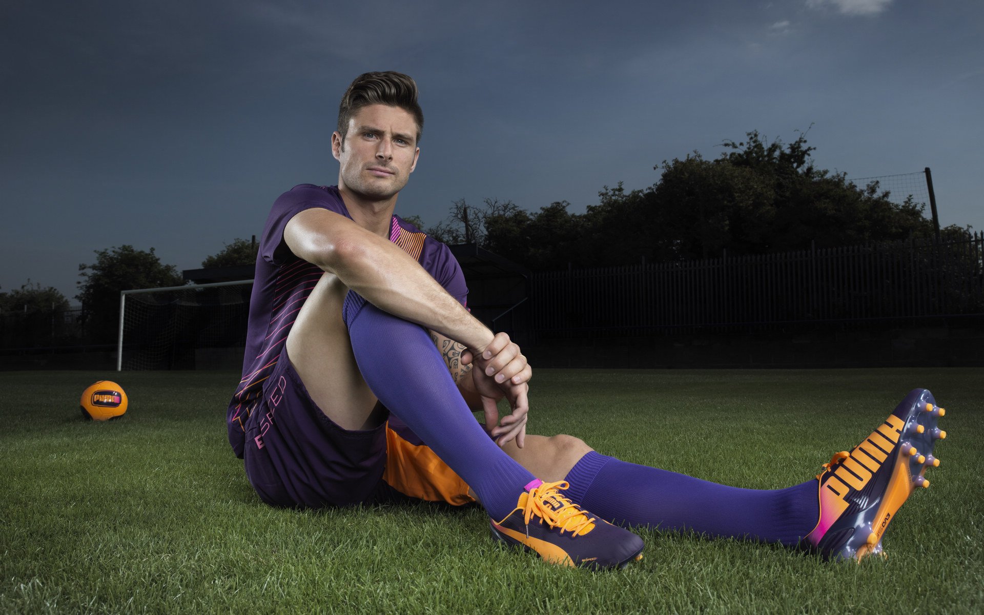 欧冠淘汰赛之夜,阿圭罗展现巨星价值