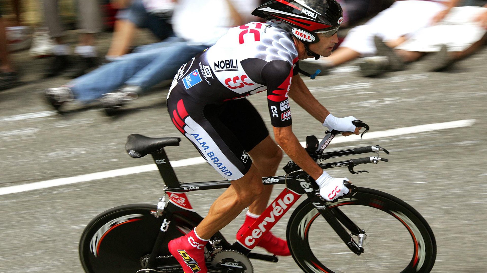 巅峰之夜的启示，从英超争冠焦点战到湖人逆转独行侠，看竞技体育的永恒魅力